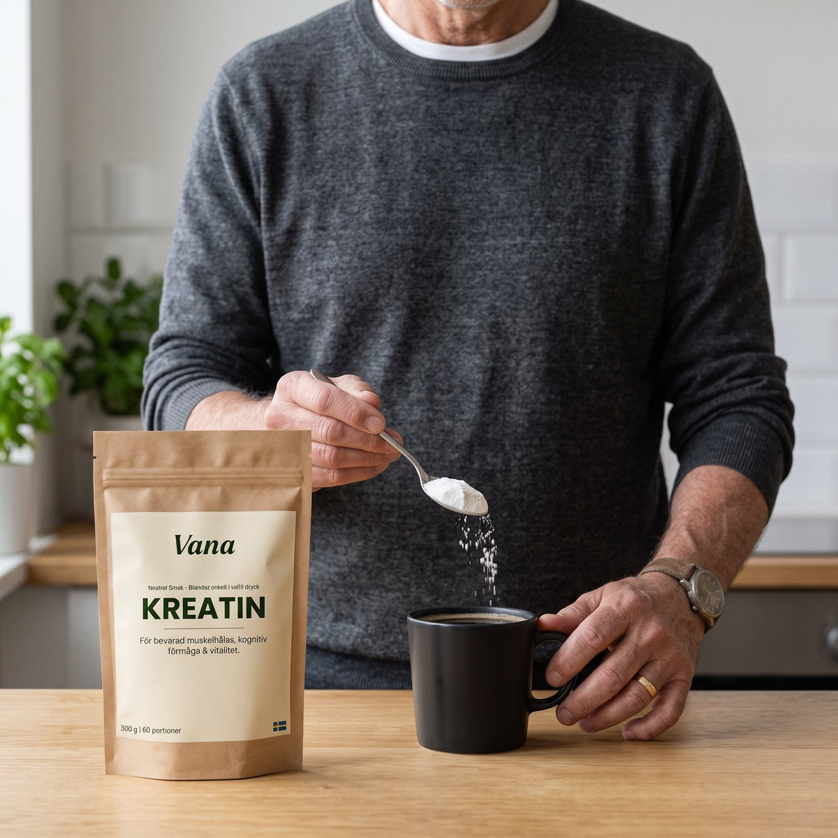 Naturlig förpackning i kraftpapper bredvid en grön krukväxt